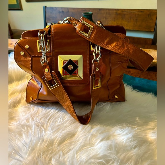 Tory Burch Bags Tory Burch Buckle Leather Gold Chains Bag Poshmark